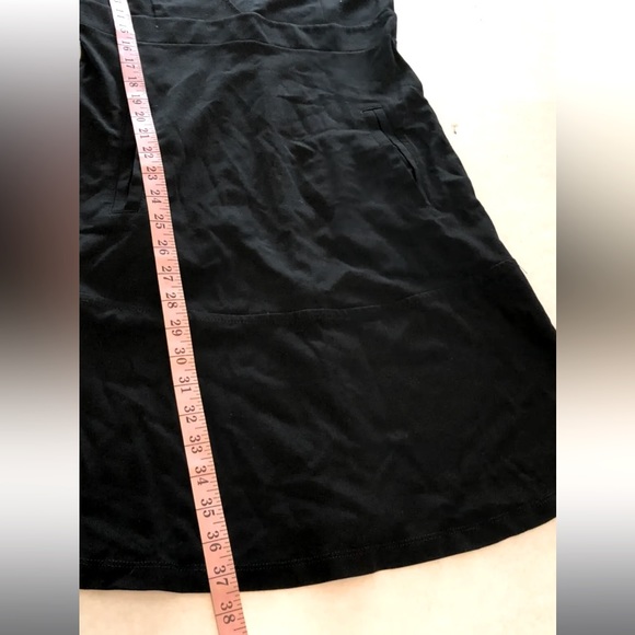 Theory  - Amika  -  Black V cut sleeveless fitted Cocktail mini dress | small - Picture 14 of 15